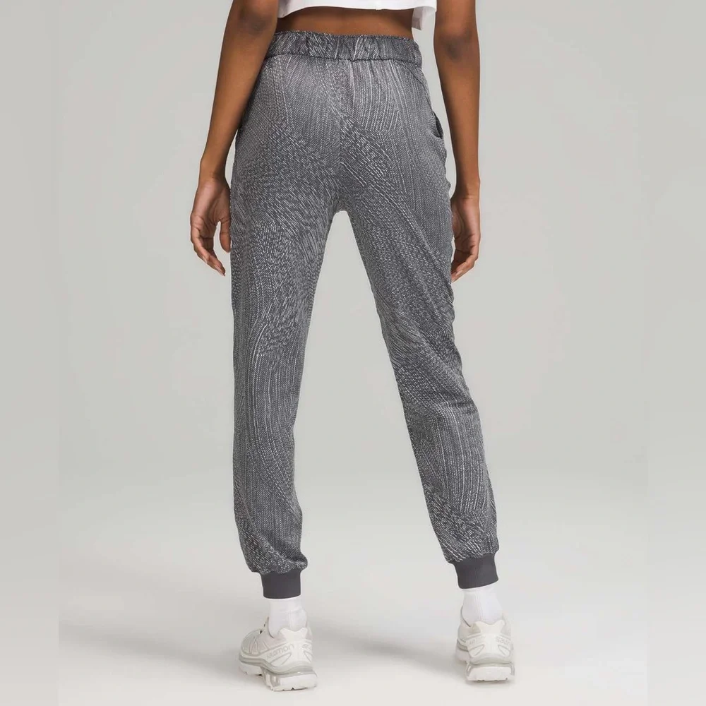 Lululemon Stretch High-Rise Jogger *Full Length Simultaneous Anchor Pants Cuff 4 - Picture 2 of 9